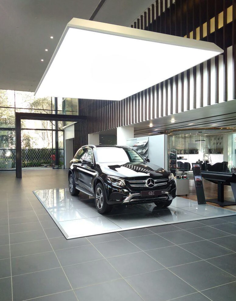 Car and Retail Showroom4